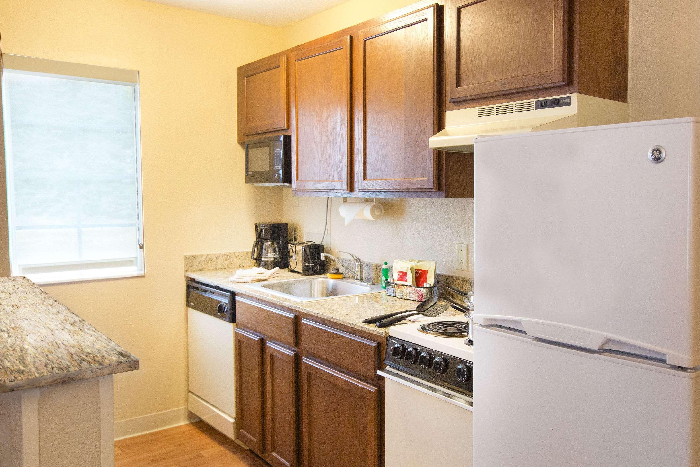 Suburban Extended Stay Hotel Greenville Haywood Mall Екстериор снимка